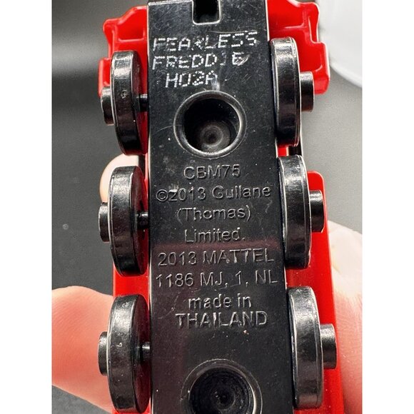 Fearless Freddie Thomas Friends Train Diecast 2013 Take Along N Play Round Mag - Picture 8 of 8